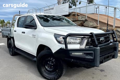 White 2022 Toyota Hilux Double Cab Chassis Sr (4X4)