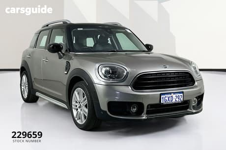 Silver 2019 Mini Countryman Wagon Cooper