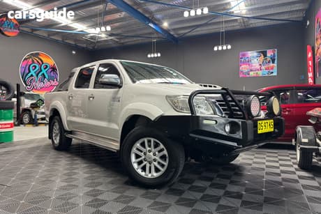 White 2015 Toyota Hilux Dual Cab Pick-up Sr5 (4X4)