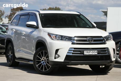 White 2019 Toyota Kluger Wagon Grande (4X4)