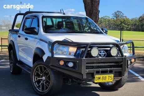 White 2019 Toyota Hilux Double Cab Chassis Sr (4X4)