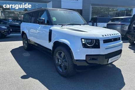 White 2026 Land Rover Defender Wagon 110 D350 Trophy Edtn Keswick