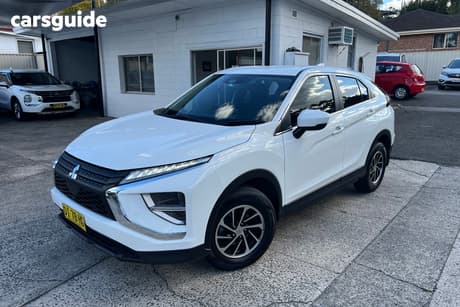 White 2023 Mitsubishi Eclipse Cross Wagon Es (2Wd)