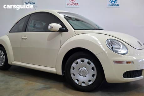 Cream 2009 Volkswagen Beetle Hatchback Miami