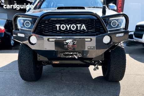 Grey 2014 Toyota Hilux Dual Cab Pick-up Sr5 Black (4X4)