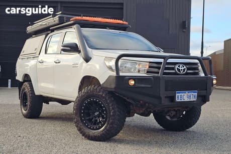 White 2017 Toyota Hilux Dual Cab Utility Sr (4X4)
