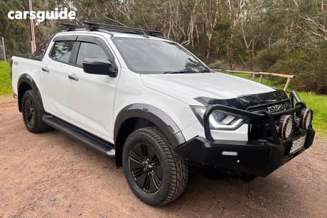 White 2021 Isuzu D-MAX Crew Cab Utility X-Terrain (4X4)