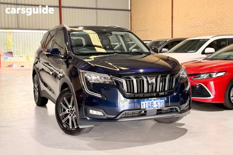 Black 2025 Mahindra XUV700 Wagon Ax7L