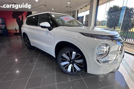 White 2026 Mitsubishi Outlander Wagon Exceed Tourer 5 Seat (Awd)