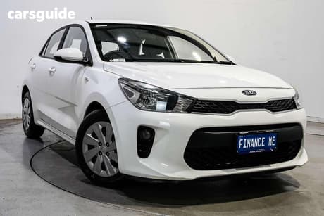 White 2018 Kia RIO Hatchback S