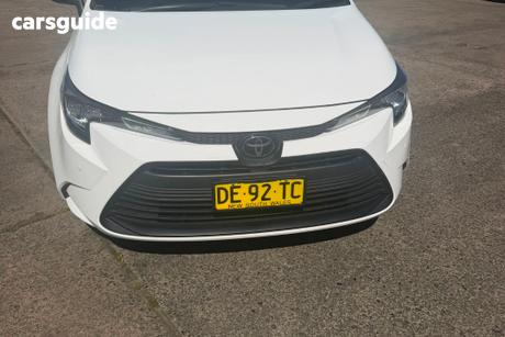 White 2022 Toyota Corolla Sedan ASCENT SPORT