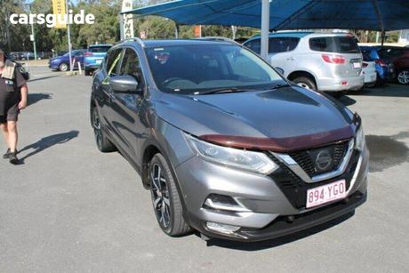 Grey 2017 Nissan Qashqai Wagon N-Tec