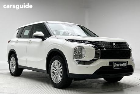 White 2023 Mitsubishi Outlander Wagon Es 7 Seat (2Wd)