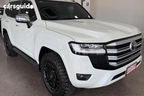 White 2026 Toyota Landcruiser Wagon Lc300 Sahara (4X4)