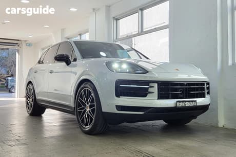 White 2023 Porsche Cayenne Wagon