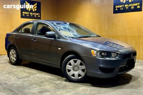 Grey 2009 Mitsubishi Lancer Sedan Es