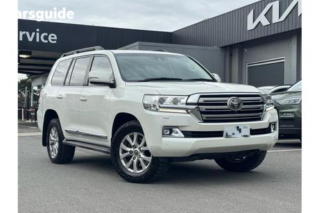 White 2017 Toyota Landcruiser Wagon Sahara (4X4)