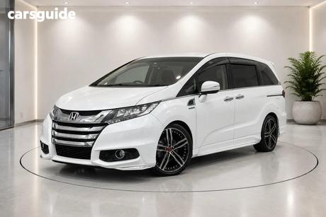 White 2016 Honda Odyssey SUV (HYBRID)