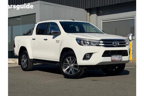 White 2017 Toyota Hilux Dual Cab Utility Sr5 (4X4)