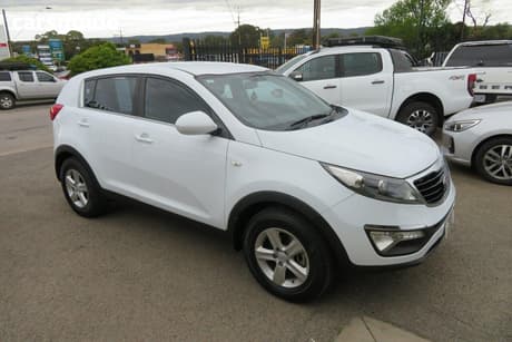 White 2014 Kia Sportage SUV