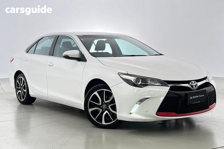 White 2016 Toyota Camry Sedan Atara Sx
