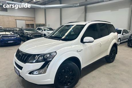 White 2019 Mahindra XUV500 Wagon W10 (Fwd)