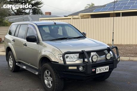 2011 Mitsubishi Challenger Wagon