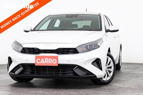 White 2024 Kia Cerato Hatchback S