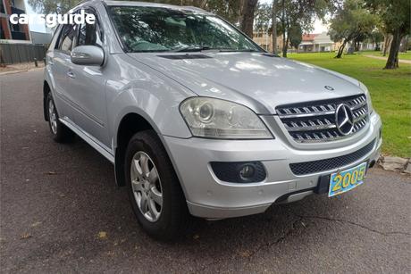 Silver 2005 Mercedes-Benz ML350 Wagon (4X4)