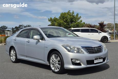 Silver 2009 Toyota Crown Sedan STANDARD PACKAGE