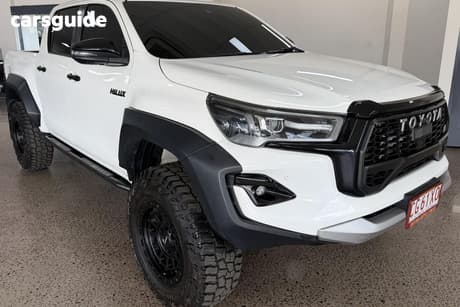 White 2023 Toyota Hilux Double Cab Pick Up Gr-Sport Two-Tone (4X4)