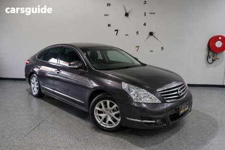 Green 2010 Nissan Maxima Sedan 350 Ti