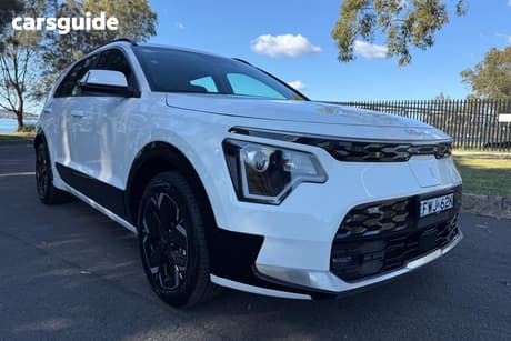 White 2024 Kia Niro Wagon Ev S