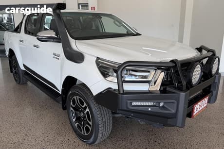 White 2022 Toyota Hilux Double Cab Pick Up Sr5 + Premium Interior (4X4)