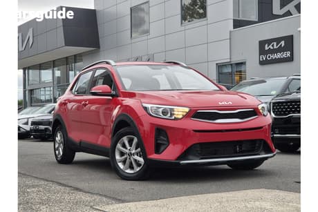 Red 2025 Kia Stonic Wagon S