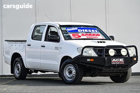 White 2011 Toyota Hilux Dual Cab Pick-up Sr