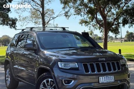 Grey 2017 Jeep Grand Cherokee SUV
