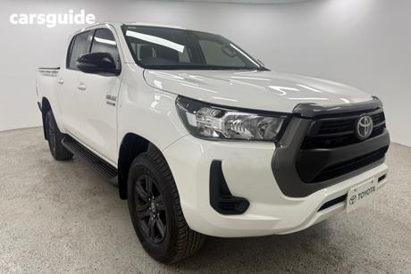 White 2023 Toyota Hilux Double Cab Pick Up Sr (4X4)