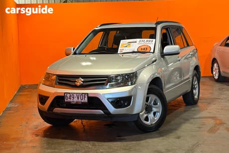 Silver 2013 Suzuki Grand Vitara Wagon Urban Navigator