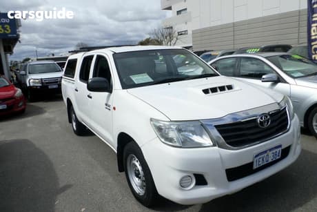 White 2013 Toyota Hilux Dual Cab Pick-up Sr