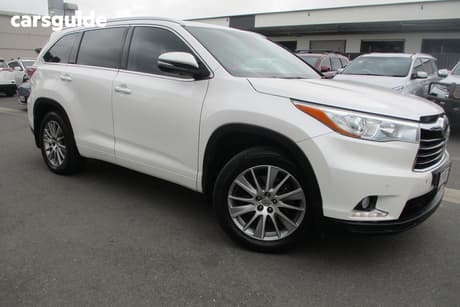 White 2015 Toyota Kluger Wagon Grande (4X4)