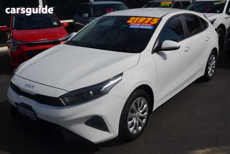 White 2022 Kia Cerato Hatchback S Safety Pack