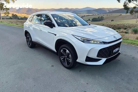 White 2025 MG HS Wagon Vibe