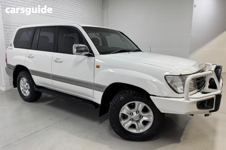 White 2005 Toyota Landcruiser Wagon Sahara (4X4)