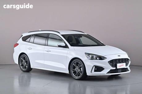 White 2019 Ford Focus Wagon St-Line