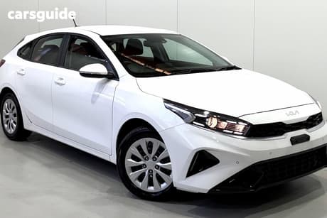 White 2024 Kia Cerato Hatchback S