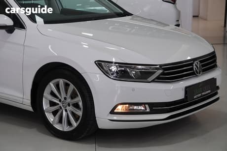 White 2016 Volkswagen Passat Sedan 132 Tsi Comfortline