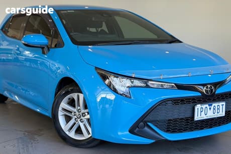 Blue 2018 Toyota Corolla Hatchback Ascent Sport