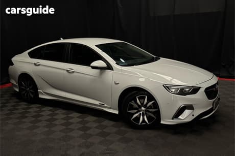 White 2018 Holden Commodore OtherCar 4D SEDAN