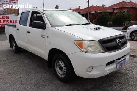 White 2005 Toyota Hilux Dual Cab Pick-up Sr